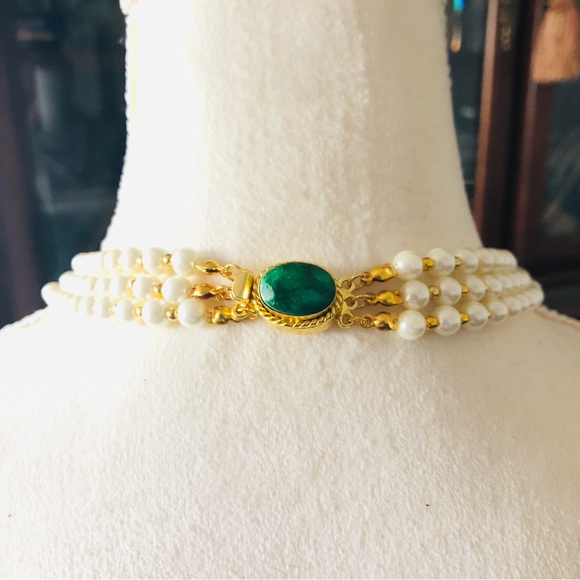 Handcrafted cream Czech Pearl genuine emerald gemstone clasp necklace - Picture 6 of 12